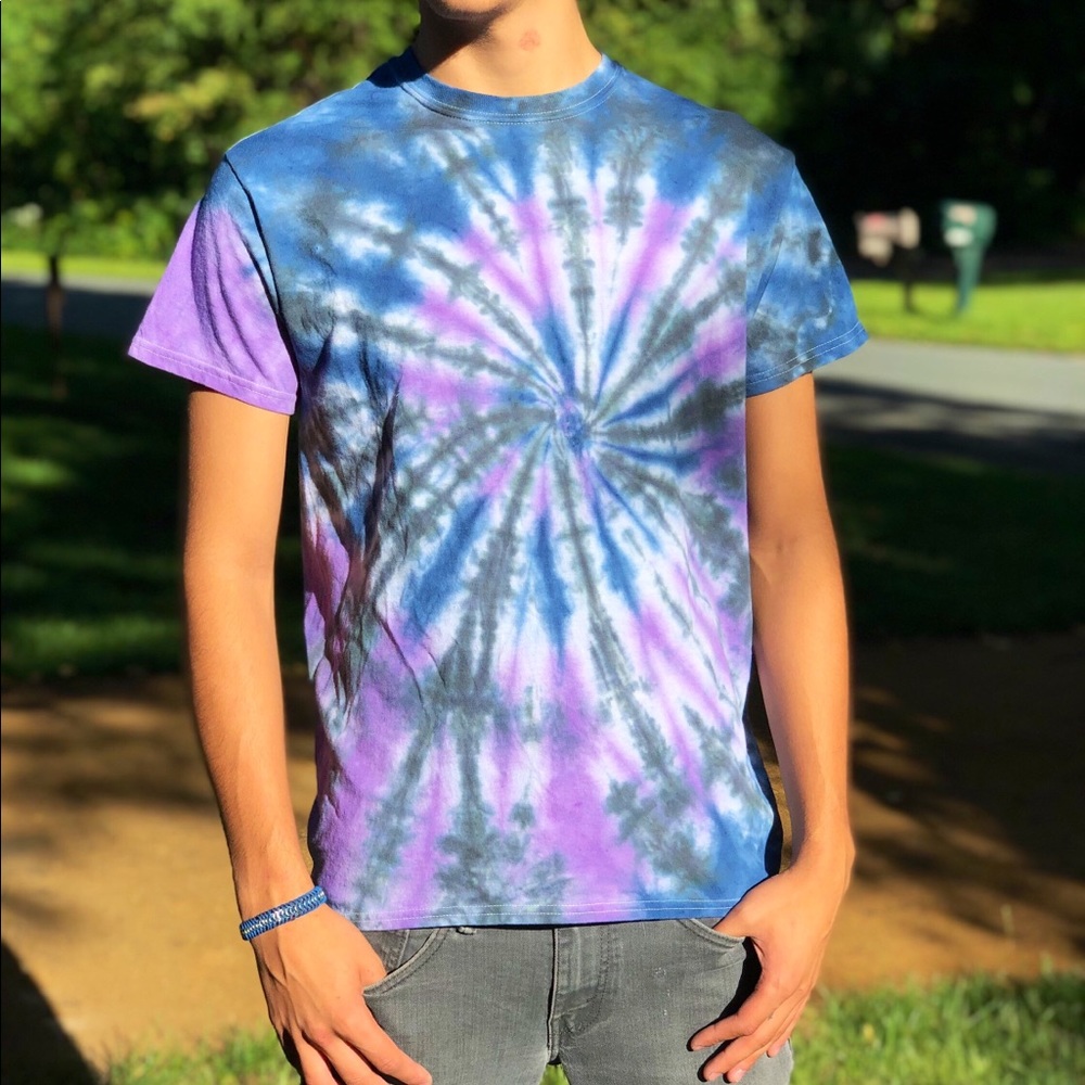 NWOT Purple & Blue Spider Tie Dye Tshirt